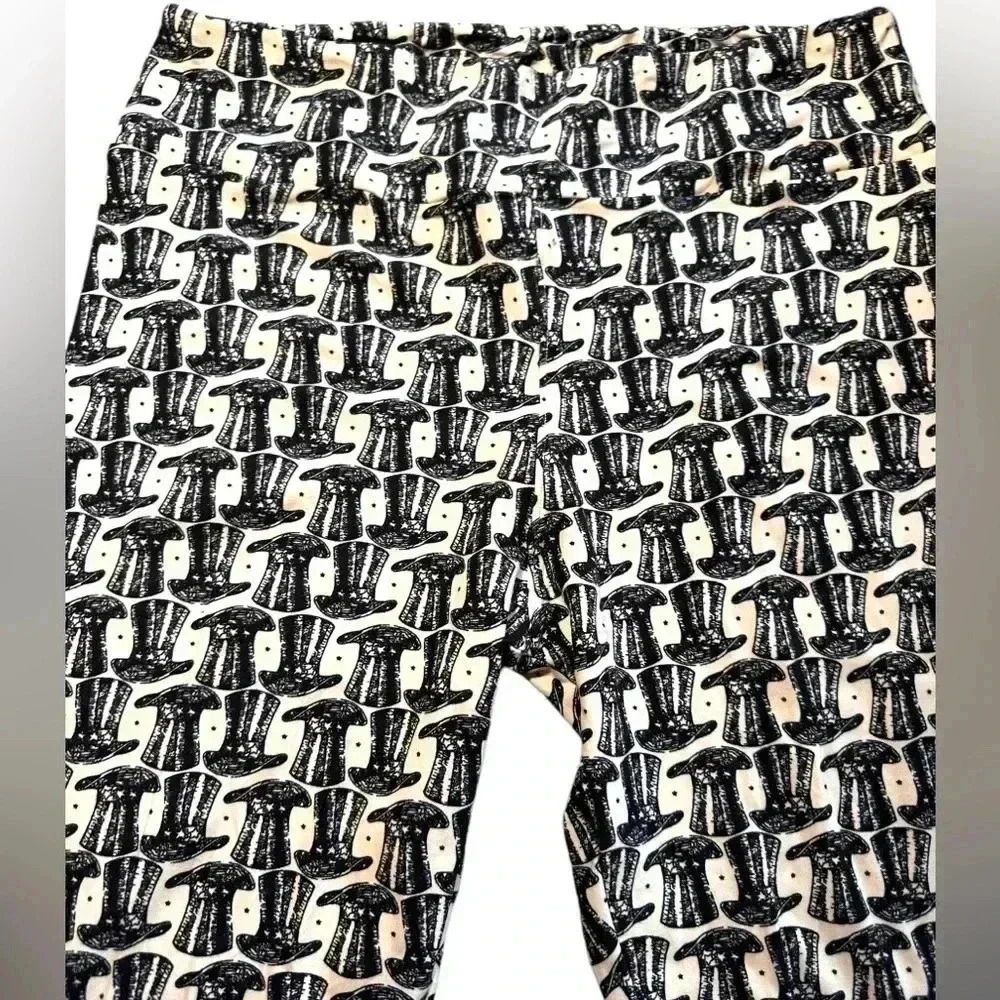 Lularoe TC cream&black top hat leggings. OG designer Patrick quality& fit. NWT